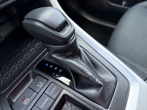 Certified 2025 Toyota RAV4 LE image 21