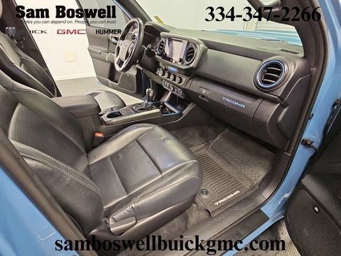 Used 2019 Toyota Tacoma TRD Sport AWD/4WD image 36