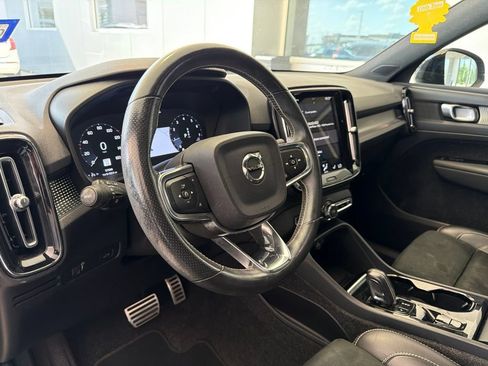 Used 2021 Volvo XC40 T4 R-Design w/ Climate Package FWD image 8