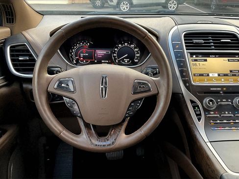 Used 2016 Lincoln MKX Reserve w/ Climate Package image 5