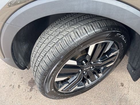 Used 2024 Kia Telluride SX w/ Towing Package AWD/4WD image 10