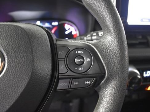 Used 2025 Toyota RAV4 XLE FWD image 16