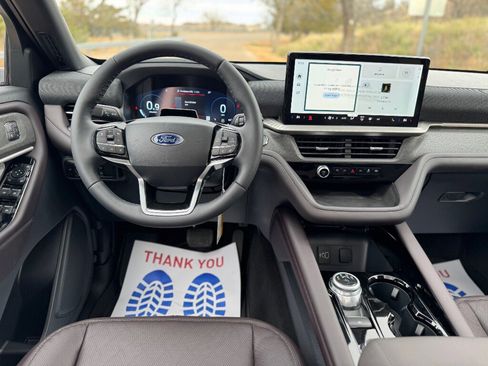 New 2026 Ford Explorer Platinum image 21
