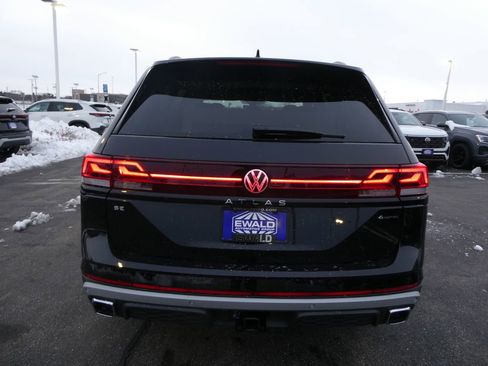 New 2026 Volkswagen Atlas Peak Edition AWD/4WD image 18