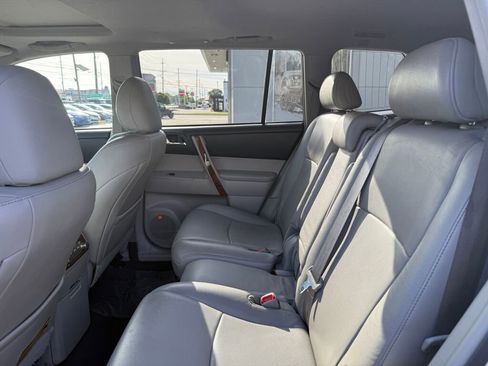 Used 2013 Toyota Highlander Limited image 27