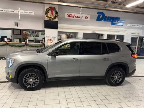 Used 2025 GMC Acadia Elevation image 6