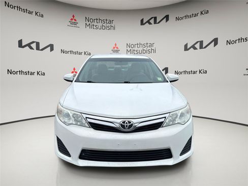 Used 2012 Toyota Camry LE FWD image 8