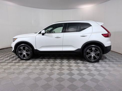 Used 2022 Volvo XC40 T5 Inscription w/ Climate Package AWD/4WD image 3