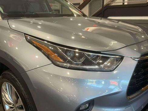 Used 2024 Toyota Highlander Platinum AWD/4WD image 9