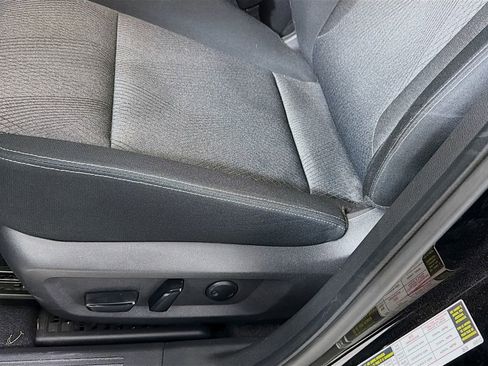 Used 2024 Nissan Rogue SV image 21