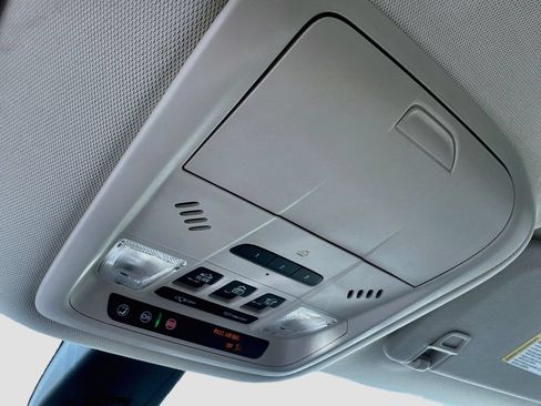 Used 2024 Buick Enclave Avenir FWD image 18