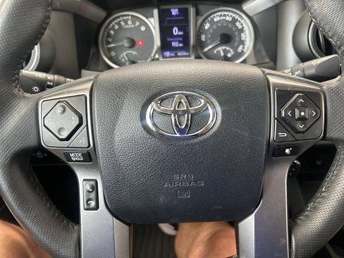 Used 2017 Toyota Tacoma SR5 w/ Tow Package RWD image 17