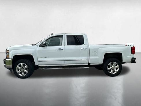 Used 2019 Chevrolet Silverado 2500 LTZ w/ Duramax Plus Package AWD/4WD image 10