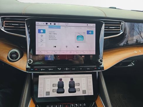 Used 2022 Jeep Grand Wagoneer Series III w/ Rear Seat Video Group 1 image 22