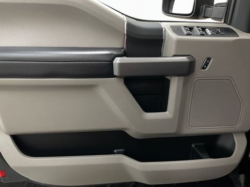 Used 2018 Ford F250 XLT w/ XLT Value Package AWD/4WD image 22