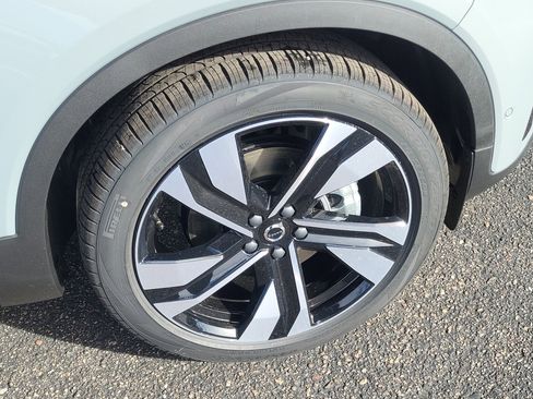 New 2026 Volvo XC40 B5 Ultra w/ Climate Package image 7