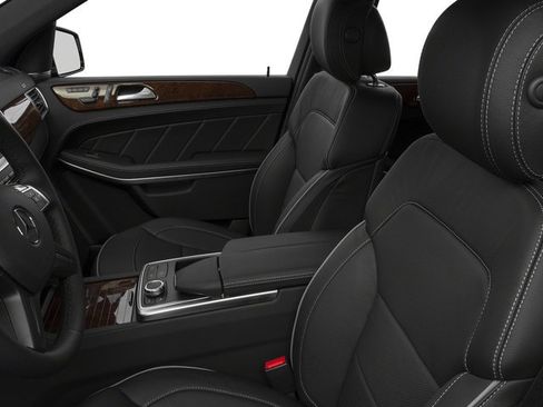 Used 2016 Mercedes-Benz GL 550 4MATIC image 8