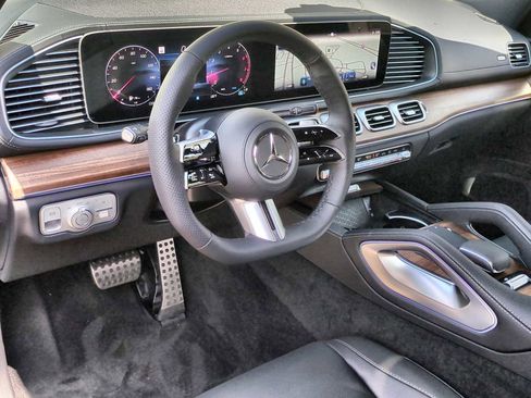 New 2025 Mercedes-Benz GLS 450 4MATIC image 10