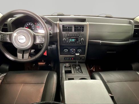 Used 2012 Jeep Liberty Sport AWD/4WD image 7