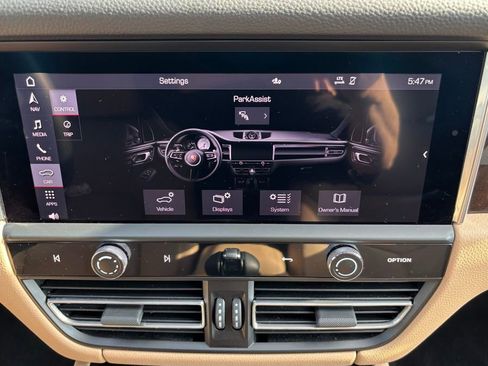 Certified 2026 Porsche Macan AWD/4WD image 25
