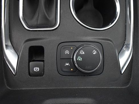 Used 2023 Chevrolet Traverse LT image 26