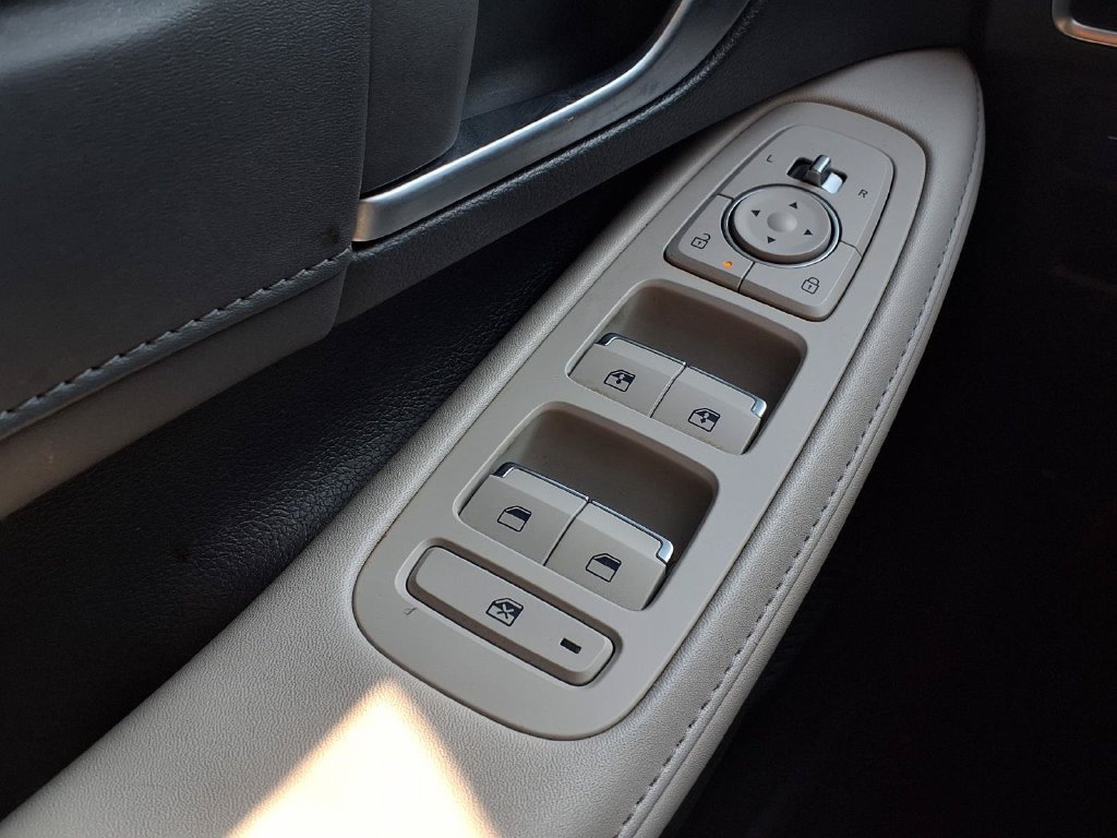 Used 2025 Hyundai Sonata Limited FWD image 17