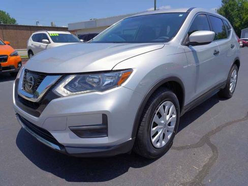 Used 2017 Nissan Rogue S FWD image 1