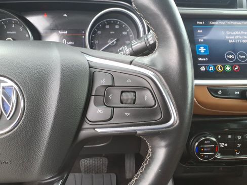 Used 2020 Buick Encore GX Essence image 12