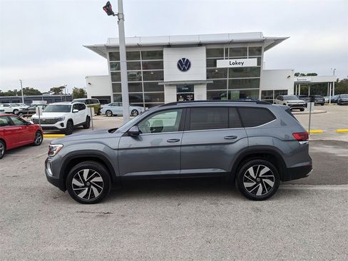 Certified 2024 Volkswagen Atlas SE image 4