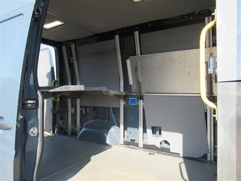 Used 2018 Mercedes-Benz Sprinter 2500 image 14