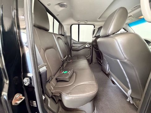 Used 2018 Nissan Frontier PRO-4X AWD/4WD image 7