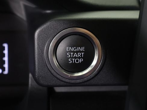 Used 2025 Toyota 4Runner SR5 AWD/4WD image 38