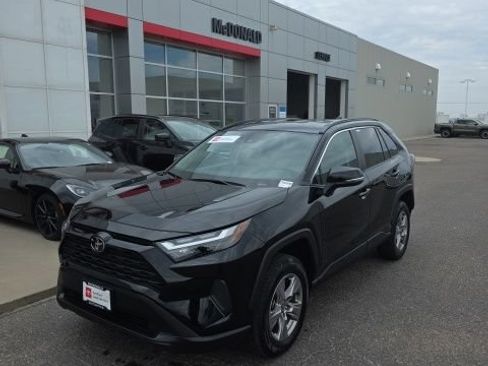Used 2025 Toyota RAV4 XLE AWD/4WD image 1