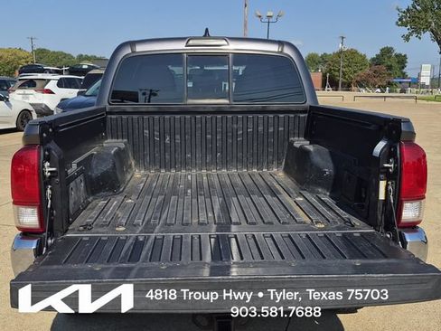 Used 2016 Toyota Tacoma TRD Off-Road w/ Towing Package AWD/4WD image 9
