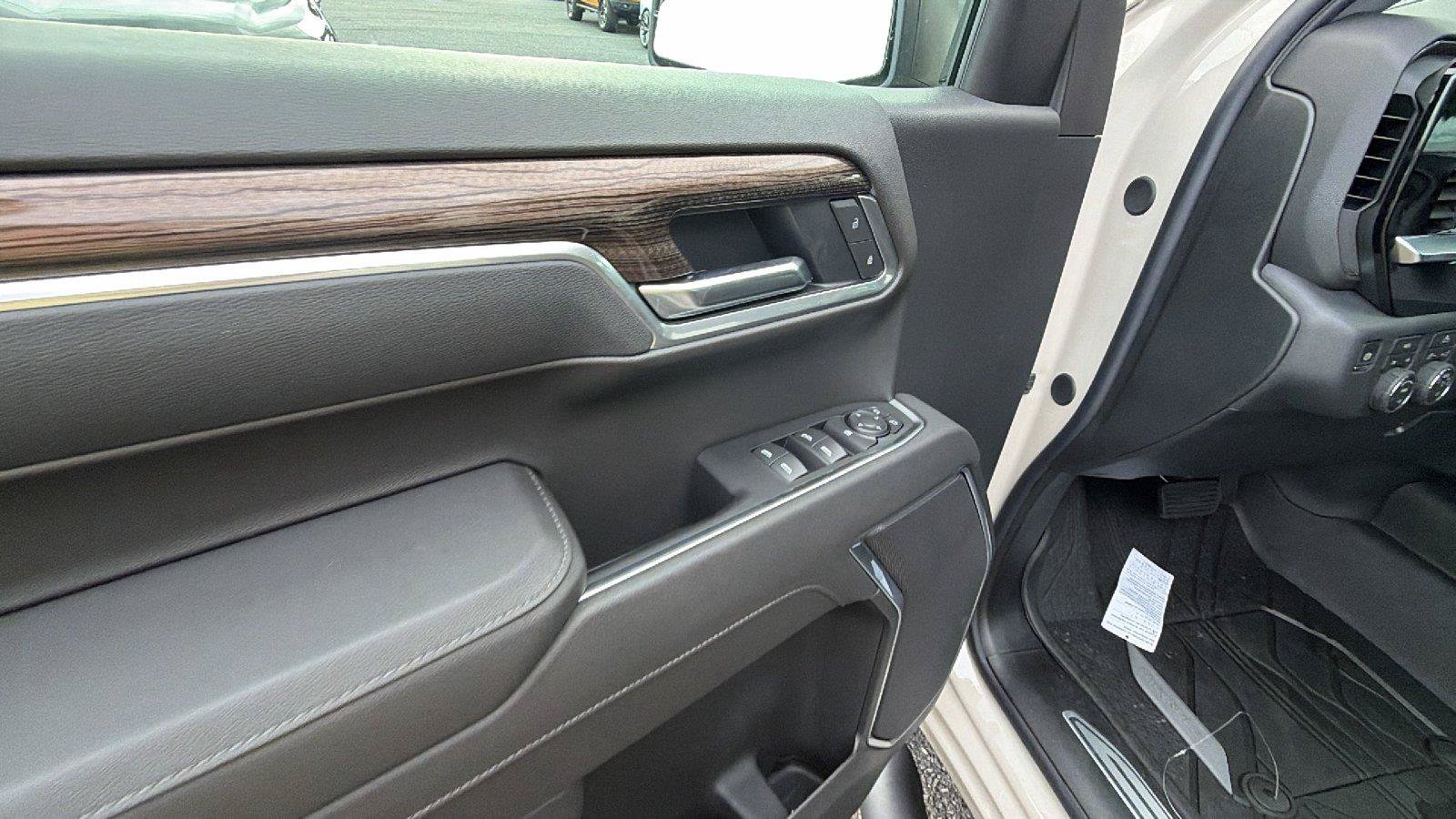 New 2026 Chevrolet Silverado 1500 RST w/ RST Select Package AWD/4WD image 15
