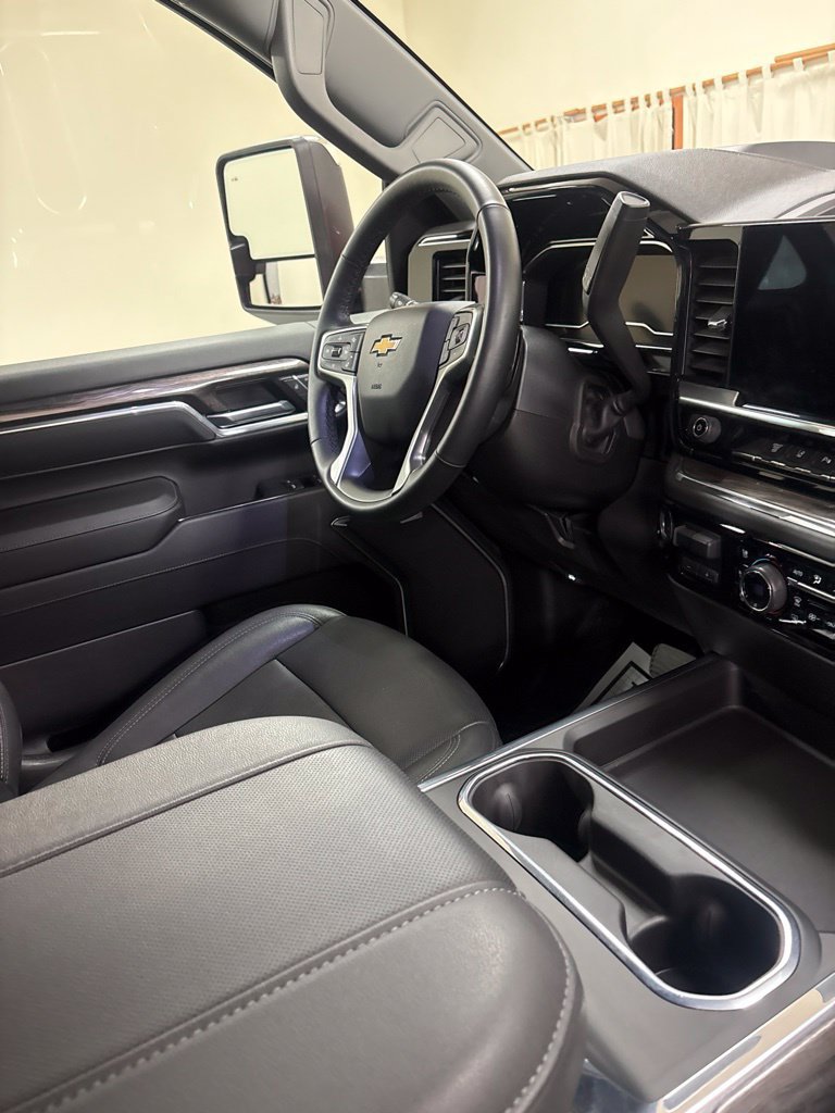 Used 2024 Chevrolet Silverado 3500 LTZ w/ LTZ Plus Package AWD/4WD image 24