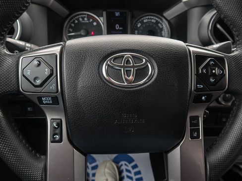 Used 2022 Toyota Tacoma SR5 AWD/4WD image 26