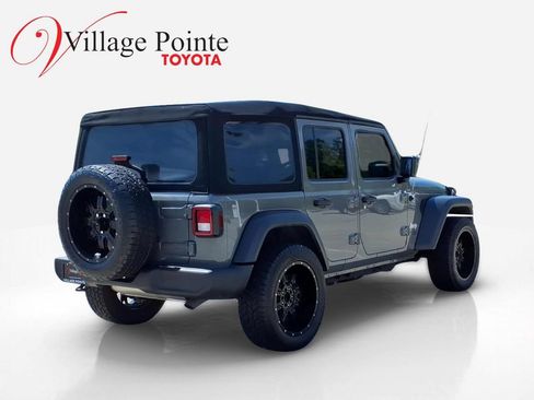 Used 2018 Jeep Wrangler Unlimited Sport S AWD/4WD image 7
