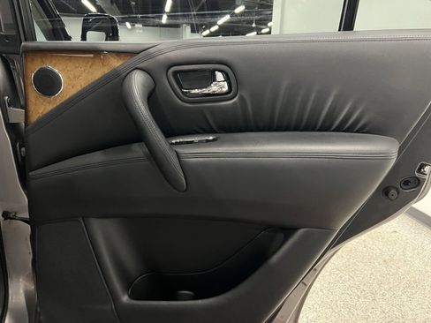 Used 2011 INFINITI QX56 4WD w/ Theater Pkg image 30