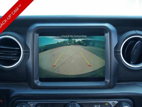 Used 2022 Jeep Wrangler Unlimited Sahara w/ Cold Weather Group image 12