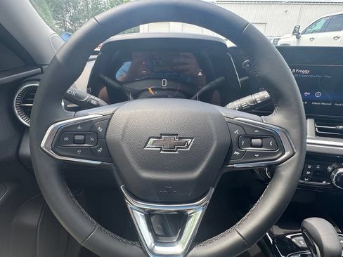 New 2026 Chevrolet Trax ACTIV w/ Sunroof Package FWD image 14