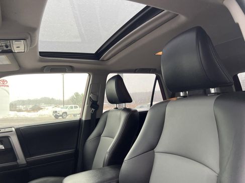 Used 2017 Toyota 4Runner SR5 Premium image 20