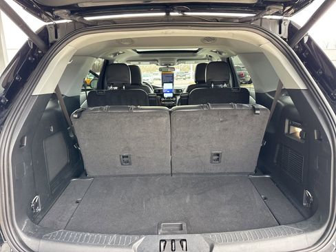 Certified 2024 Ford Explorer Limited w/ Limited Technology Package image 40