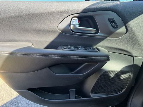 New 2026 Chrysler Pacifica Select image 26