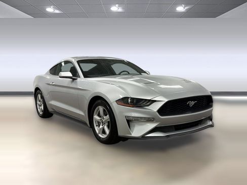Used 2019 Ford Mustang Coupe RWD image 6