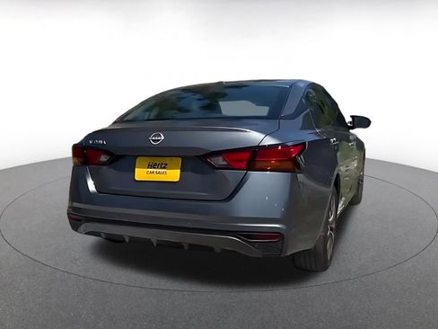 Used 2025 Nissan Altima 2.5 SV FWD image 14