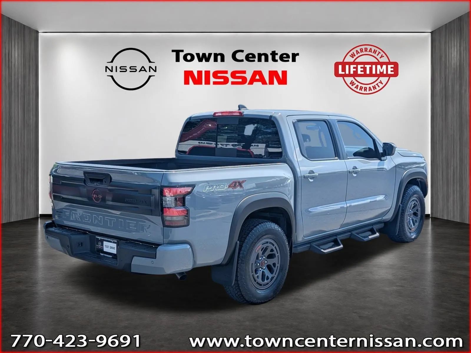 Certified 2025 Nissan Frontier PRO-4X AWD/4WD image 7