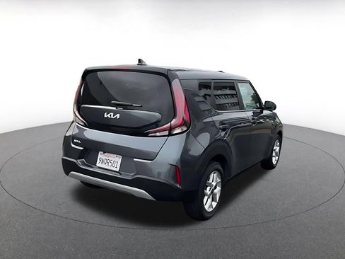 Used 2025 Kia Soul LX w/ LX Technology Package FWD image 15