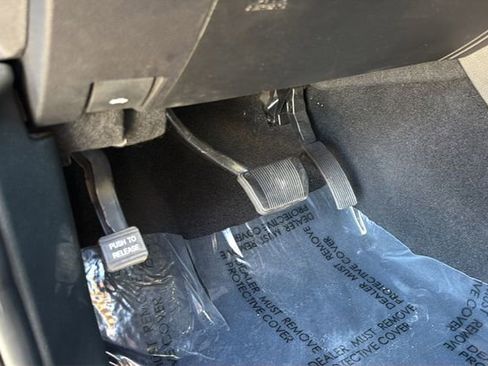 Used 2023 Dodge Durango GT image 35