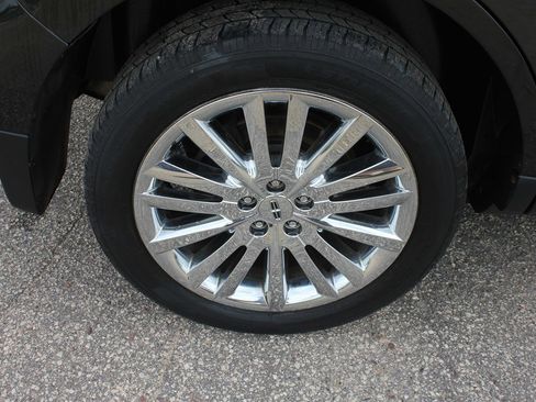 Used 2013 Lincoln MKX AWD image 53